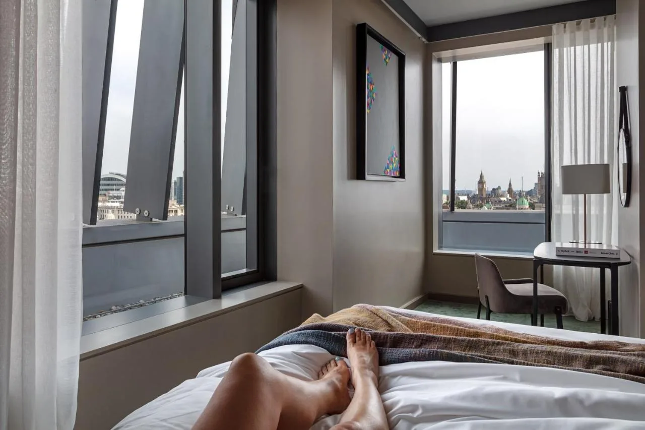 Corner Suite